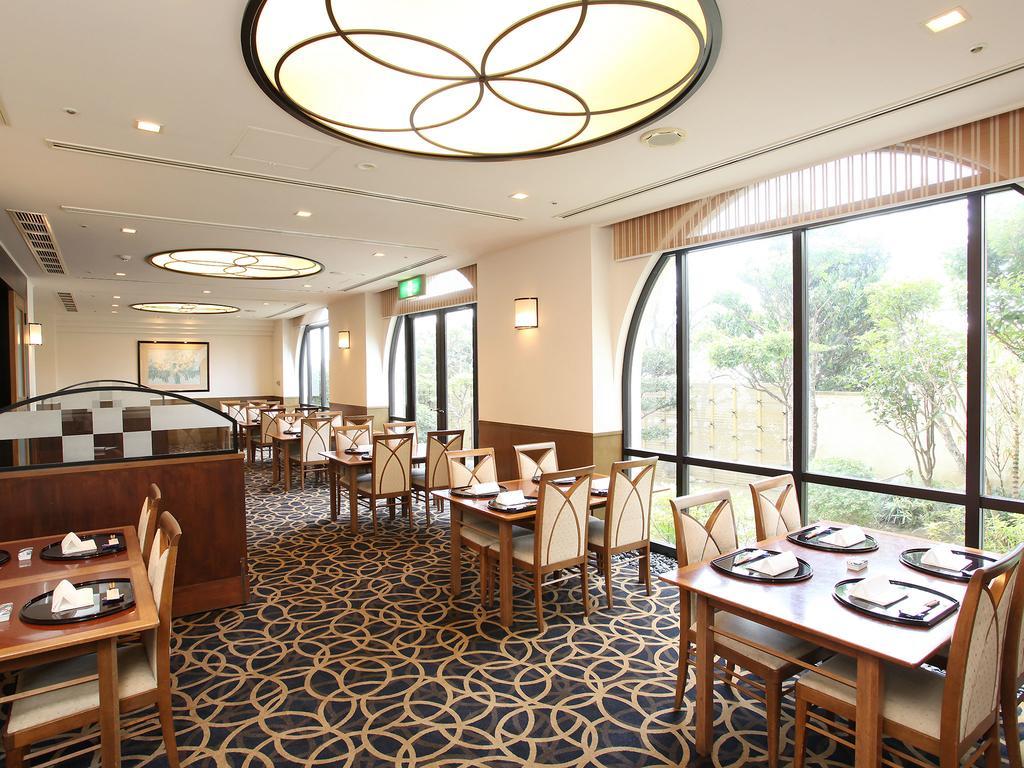 Hotel Nikko Alivila Yomitan Exterior photo Restaurant